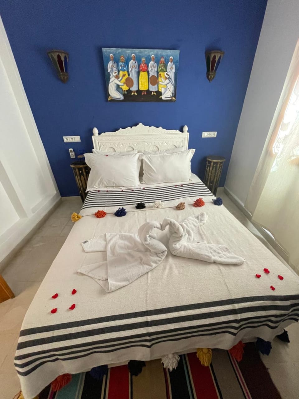 Photo of the whole room, Bedroom