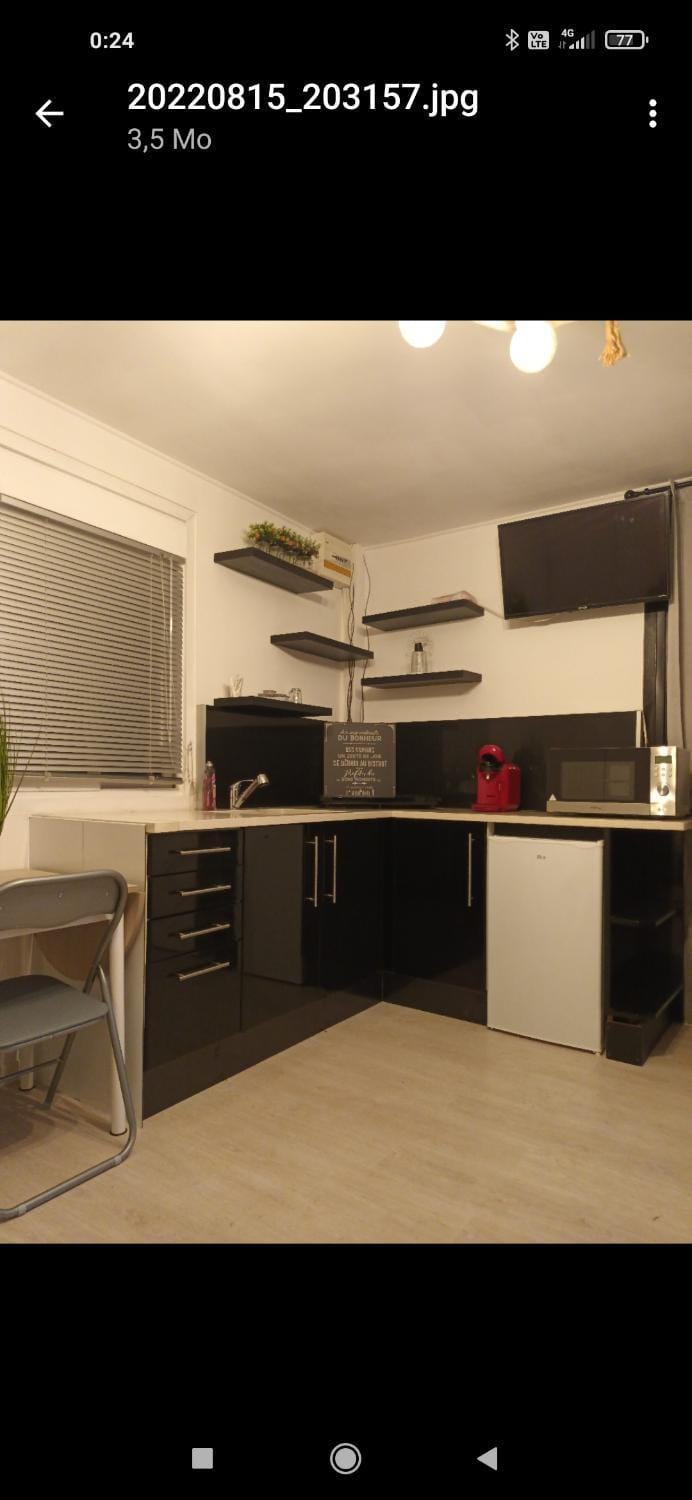 Kitchen or kitchenette