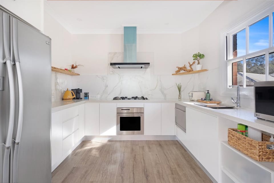 Kitchen or kitchenette, minibar, pet friendly, stove