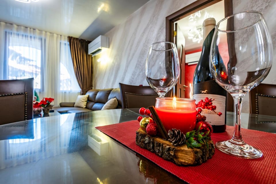 Living room, Dining area, Food