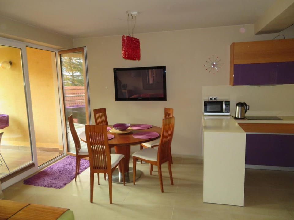 Apartament Flores 1 Apartment in West Pomeranian Voivodeship, Poland