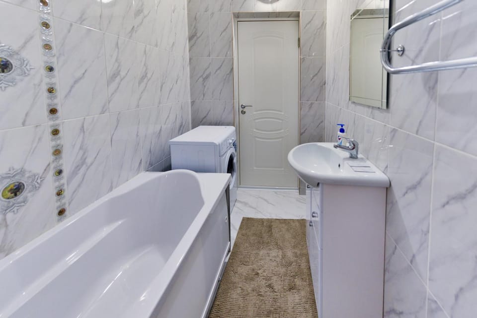 Toilet, Bath, washing machine, washing machine