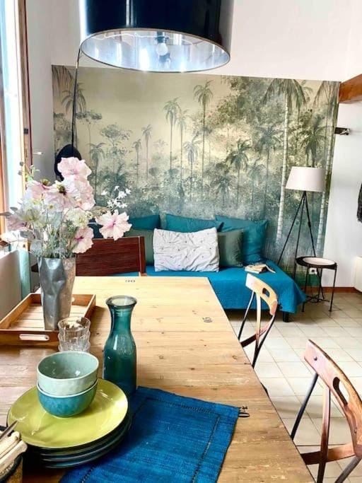 Living room, Dining area