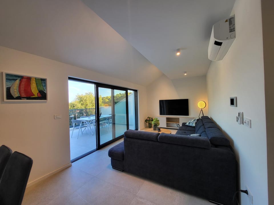 TV and multimedia, Living room, Seating area