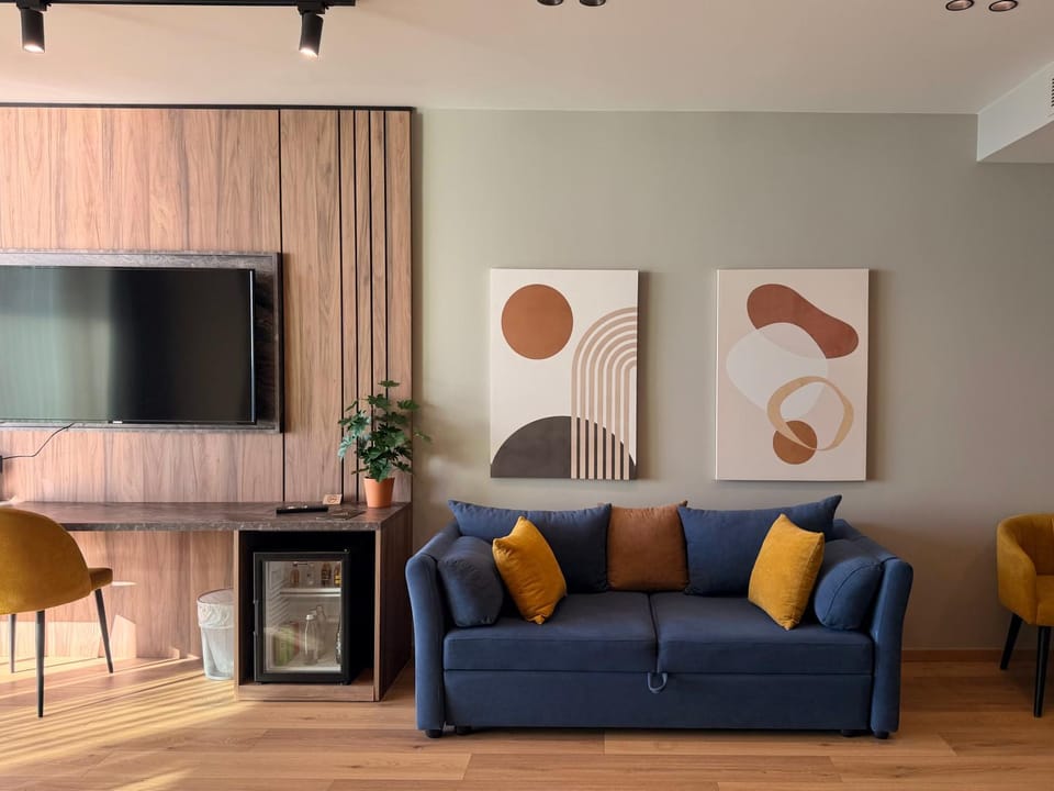TV and multimedia, Seating area
