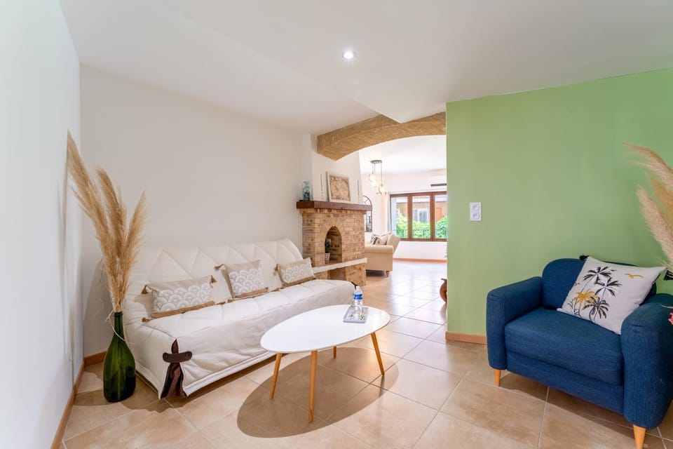 Property building, Living room