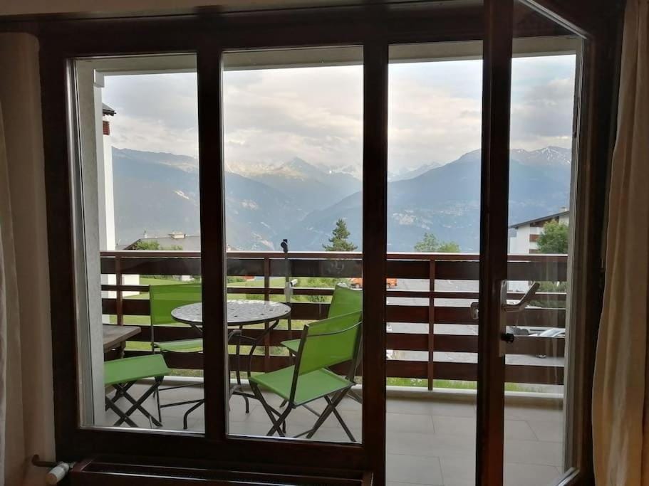 Balcony/Terrace, Mountain view