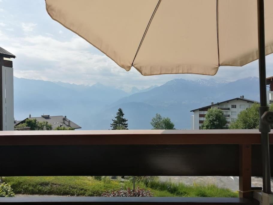 Balcony/Terrace, Mountain view