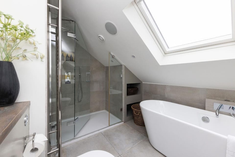 Pet-Friendly Luxury Home The Butler Collection House in Brighton