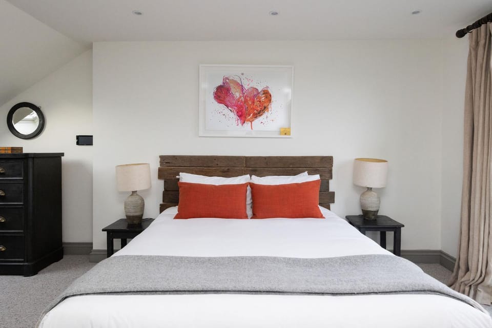 Pet-Friendly Luxury Home The Butler Collection House in Brighton