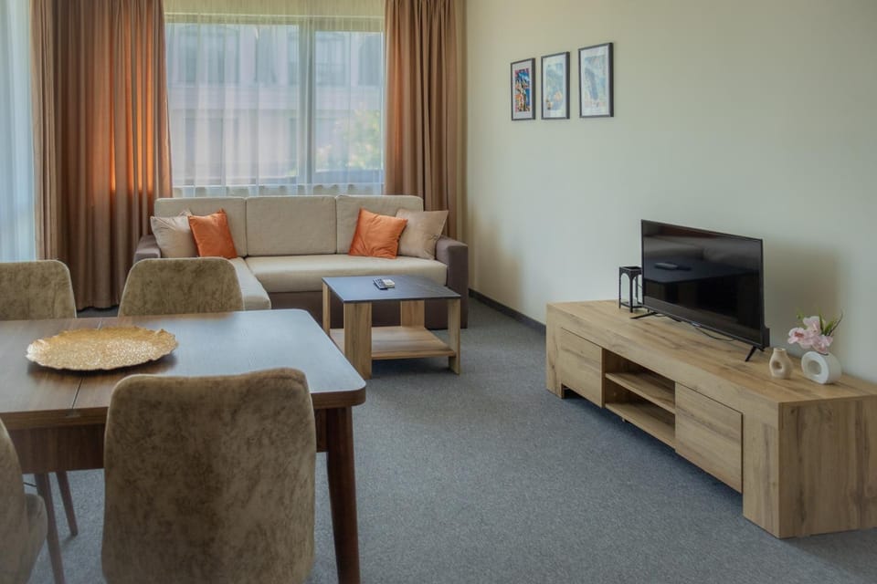 Blue Horizon Family Suite - Top Floor Sea View Apartment in Varna