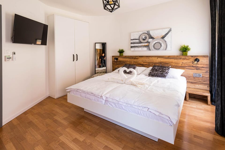 TV and multimedia, Bedroom
