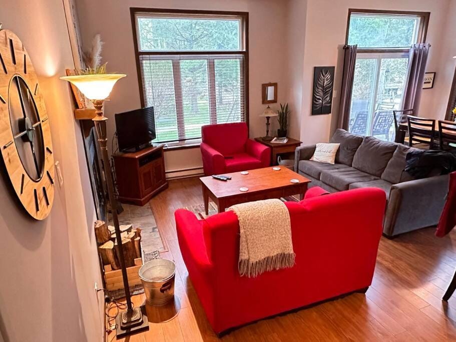 Townhouse cottage-style Tremblant Apartment in Mont-Tremblant