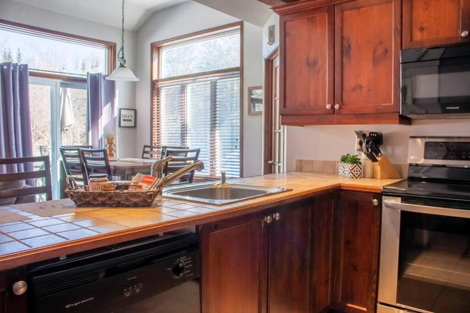 Townhouse cottage-style Tremblant Apartment in Mont-Tremblant