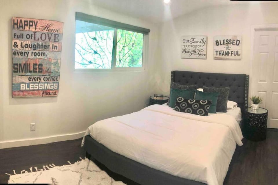 Luxury house pool & Spa 10 mins from Hollywood & Universal Studios House in North Hollywood