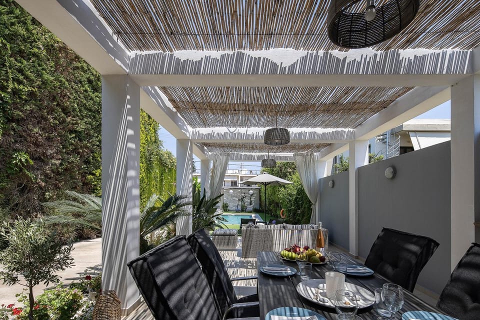 Property building, Balcony/Terrace, Swimming pool, Inner courtyard view, sunbed