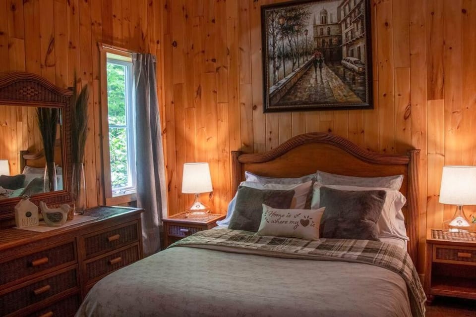 Chalet L'Envolée near Tremblant Chalet in Sainte-Agathe-des-Monts
