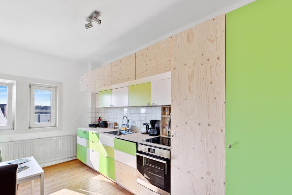 Kitchen or kitchenette, dishwasher, pet friendly, stove, kitchen