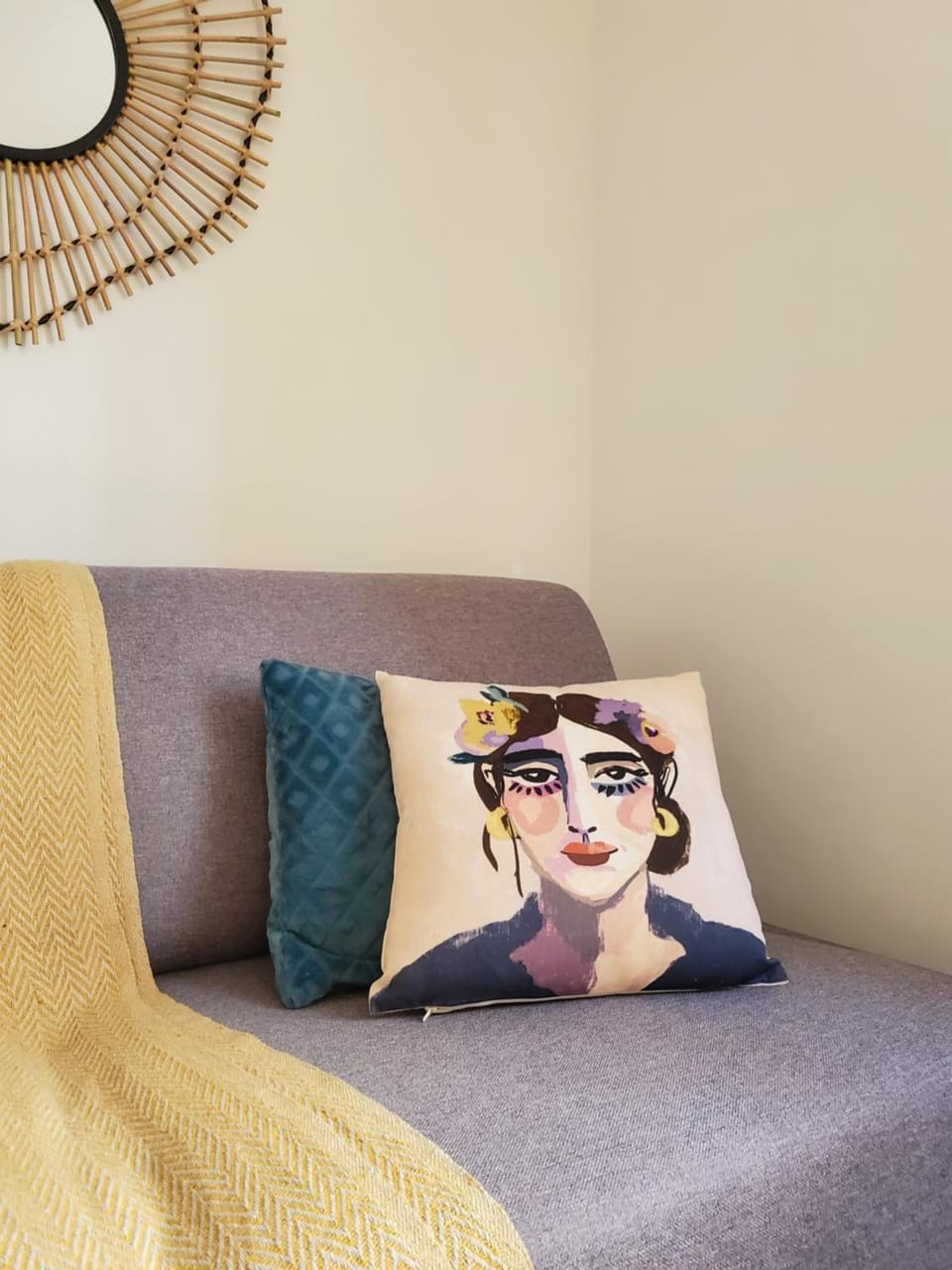 Studio Jeannette avec Balcon et juste à 130 metres Plage ! Plein Centre ! Wifi - Draps Serviettes inclus ! Apartment in Deauville