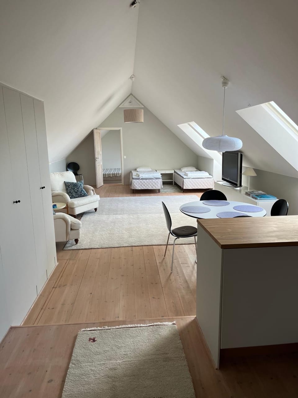 Living room, Photo of the whole room