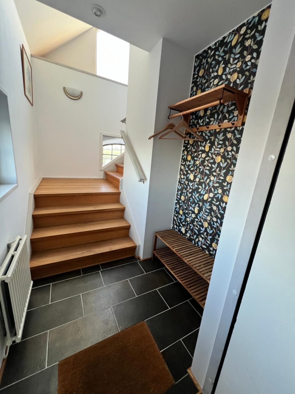 Facade/entrance, Kitchen or kitchenette