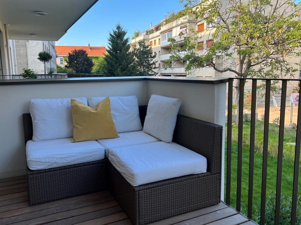 Patio, Balcony/Terrace