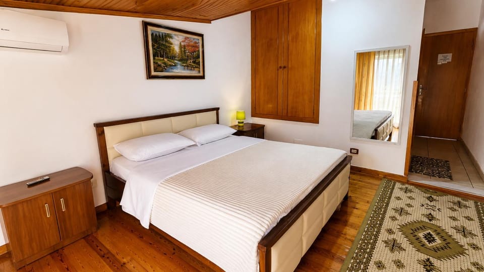 Bed, Photo of the whole room, Bedroom, wardrobe, air conditioner