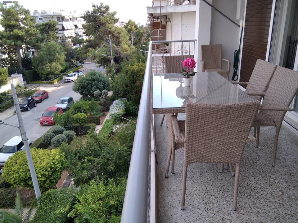 Balcony/Terrace, Street view