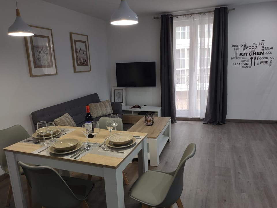 Communal lounge/ TV room