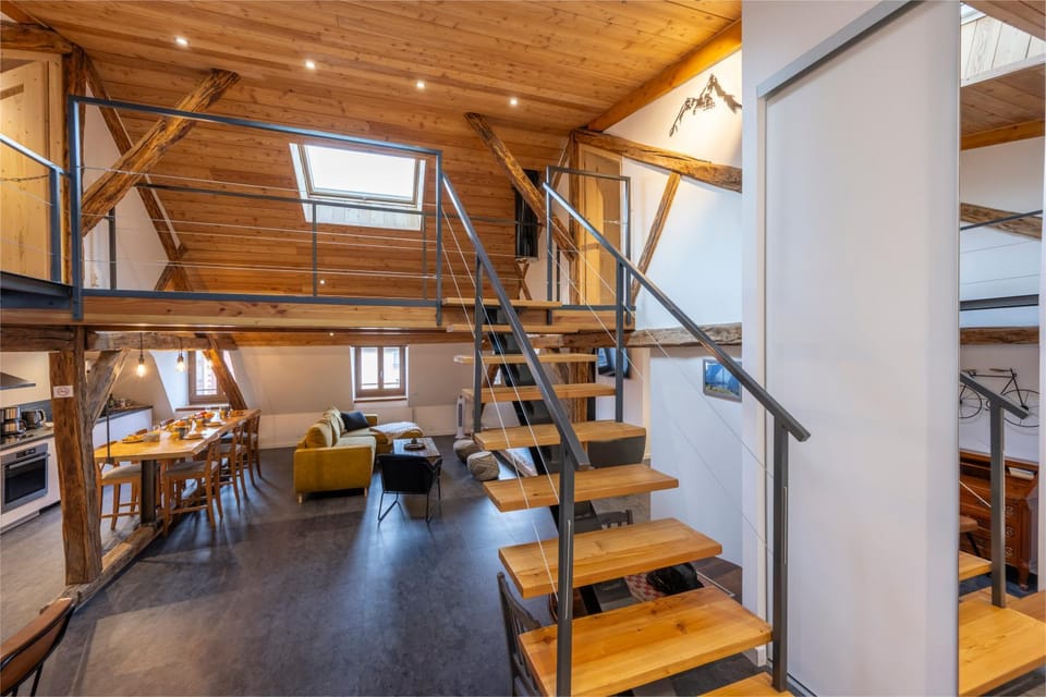 Facade/entrance, Living room, Dining area