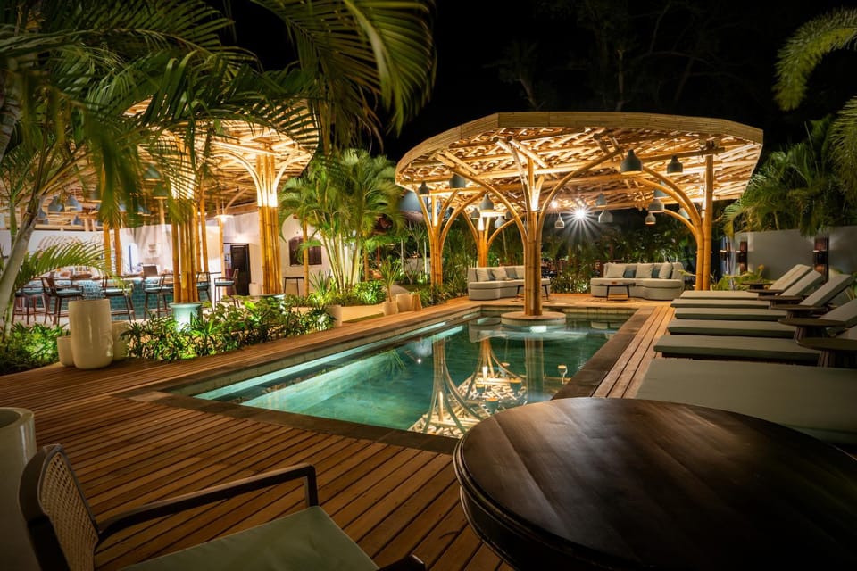 Night, Lounge or bar, Swimming pool, Swimming pool, sunbed, sunbed