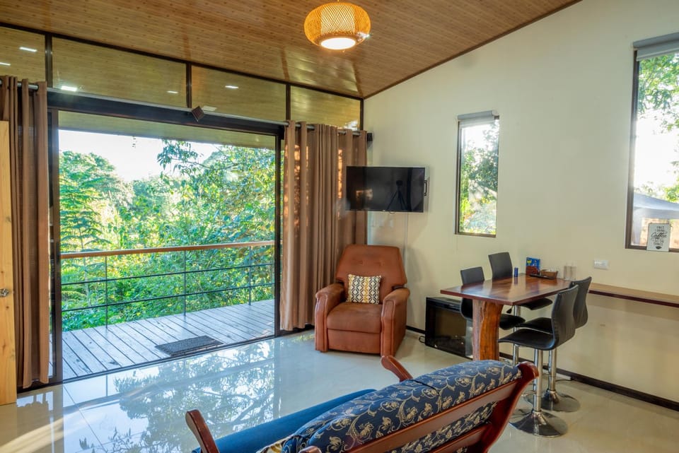 Communal lounge/ TV room, TV and multimedia, View (from property/room), Balcony/Terrace, Living room, Seating area, Dining area, Evening entertainment
