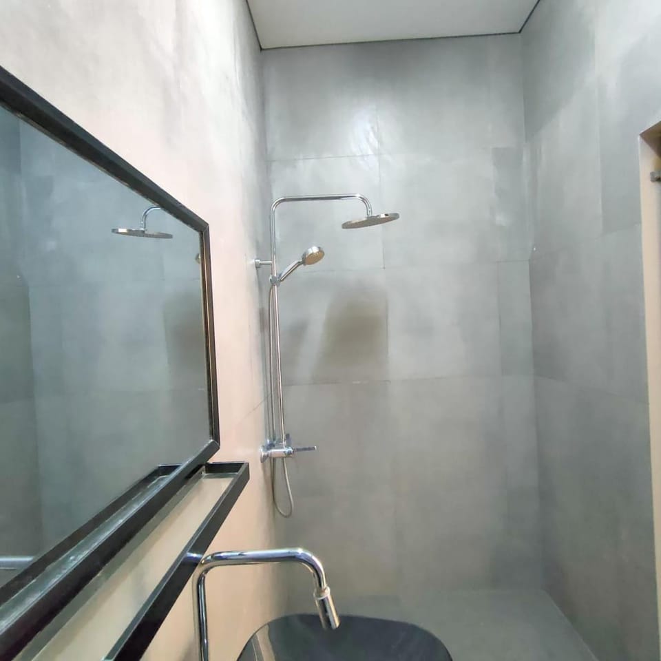 Family Room Gezonder Antapani Vacation rental in Bandung