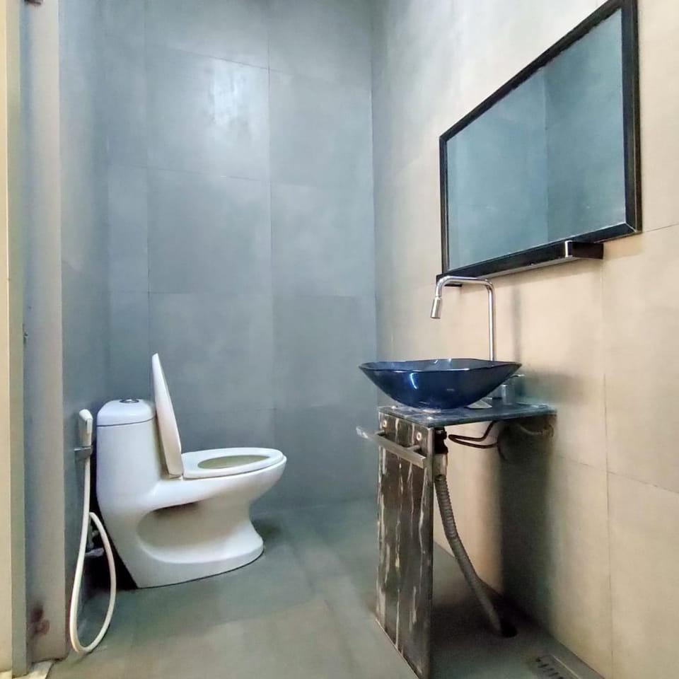 Family Room Gezonder Antapani Vacation rental in Bandung