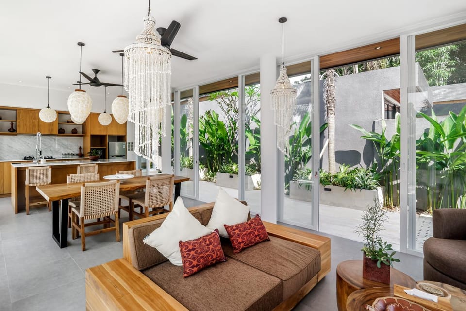 Kitchen or kitchenette, Living room, Seating area, Dining area