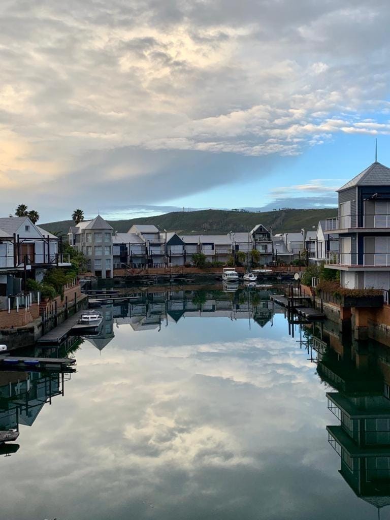 Neighbourhood, Swimming pool, Sunrise, Sunset