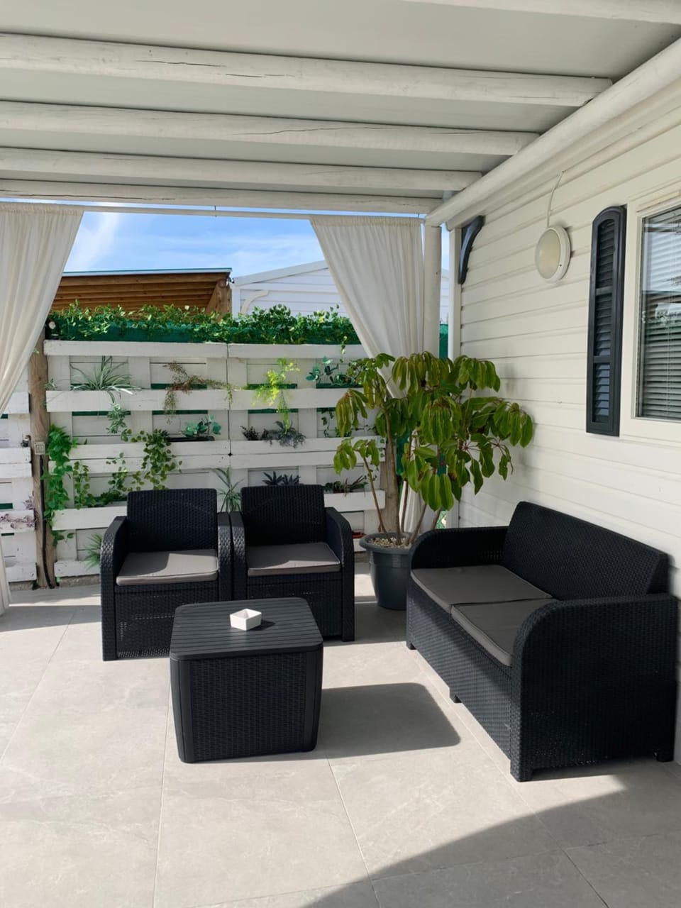 Patio, Garden, Balcony/Terrace