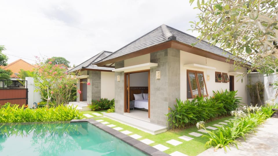 Property building, Swimming pool