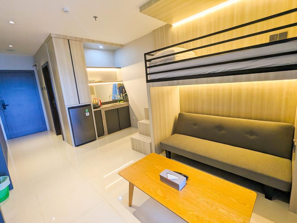 Kitchen or kitchenette, Living room