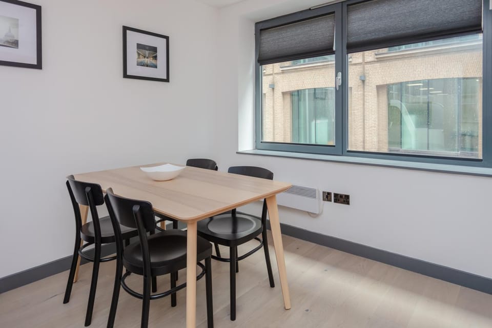 Stylish 1 Bedroom Apartment in Holborn in a Great Location House in London Borough of Camden