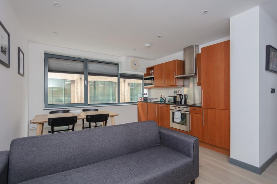 Stylish 1 Bedroom Apartment in Holborn in a Great Location House in London Borough of Camden
