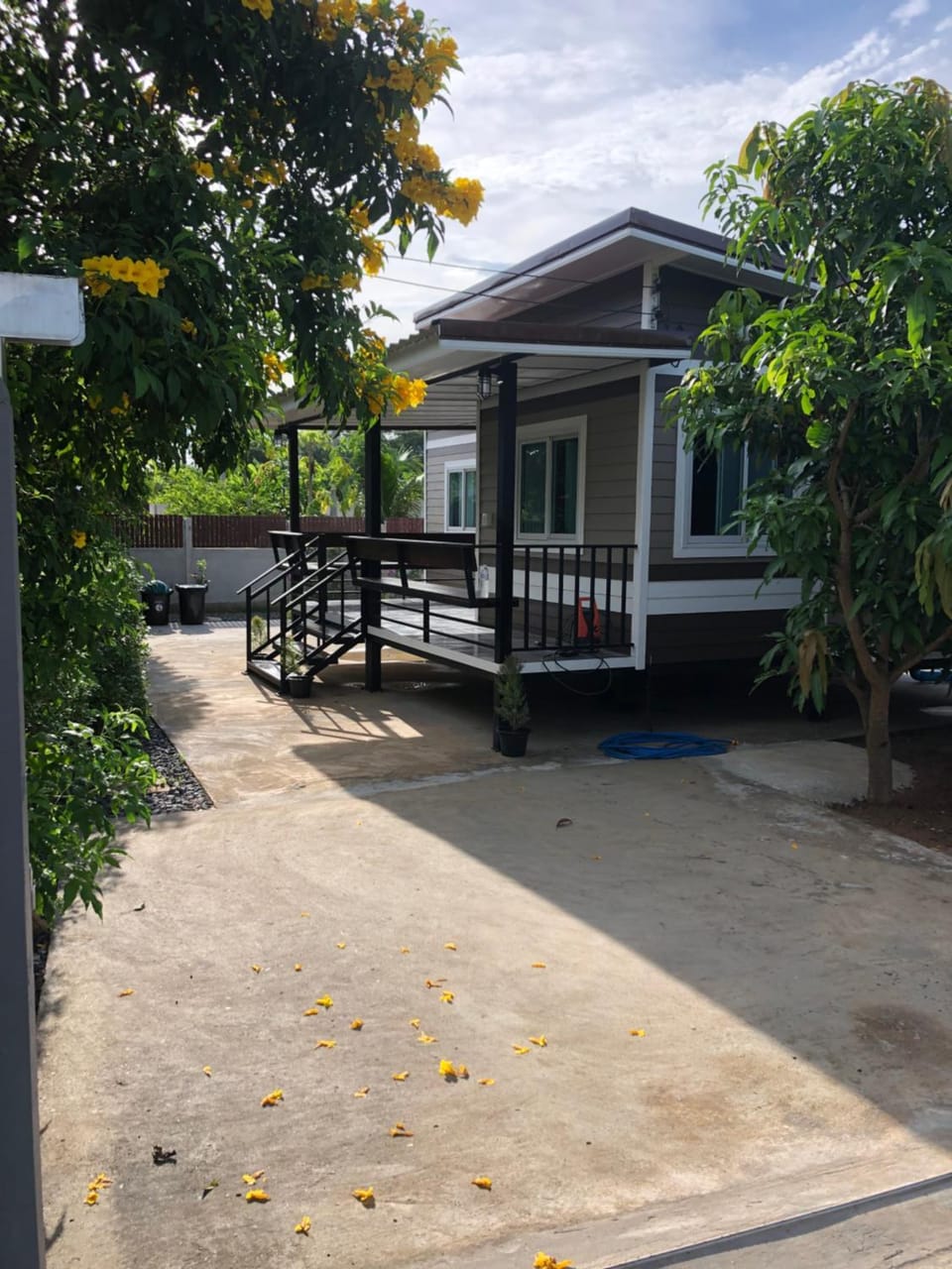 Sukanya Guesthouse Bed and Breakfast in Thailand