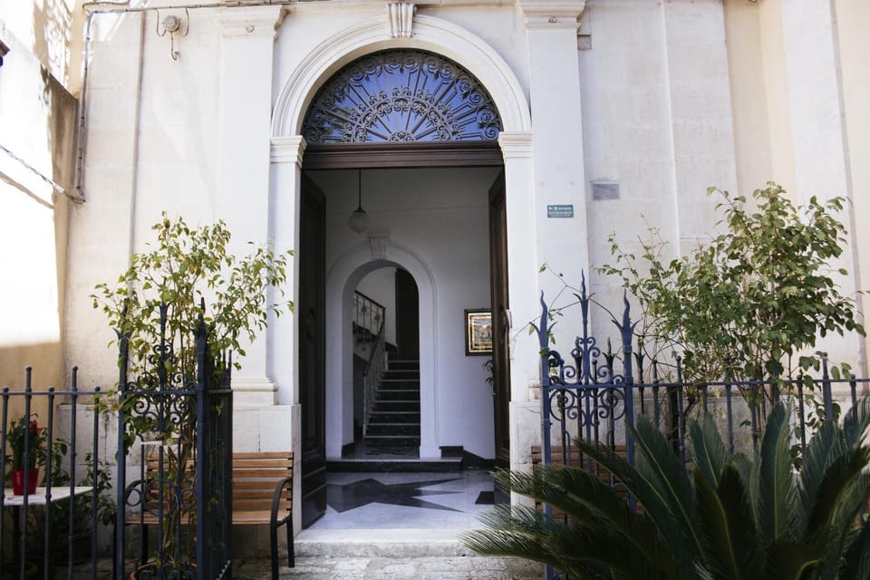 Facade/entrance, Floor plan