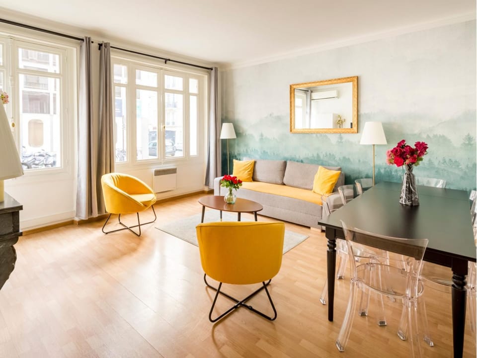 Living room, Seating area, Dining area