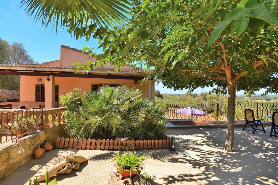 Property building, Patio, Off site, Garden, Balcony/Terrace, Garden view