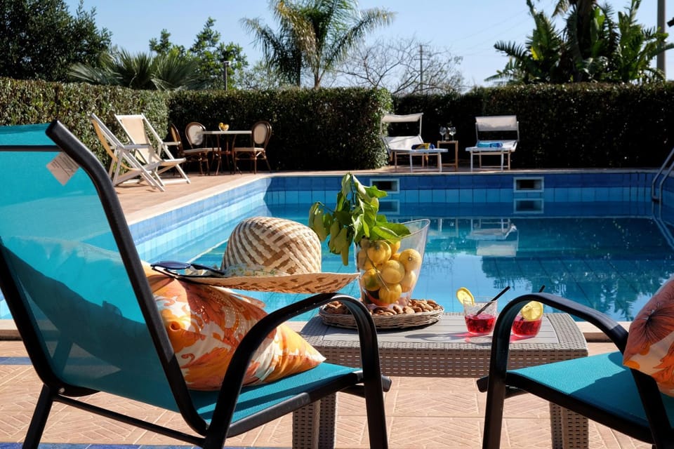 Swimming pool, Swimming pool