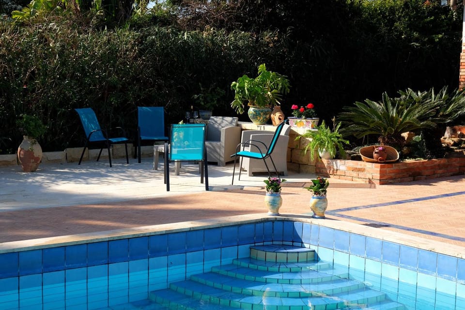 Swimming pool, Swimming pool