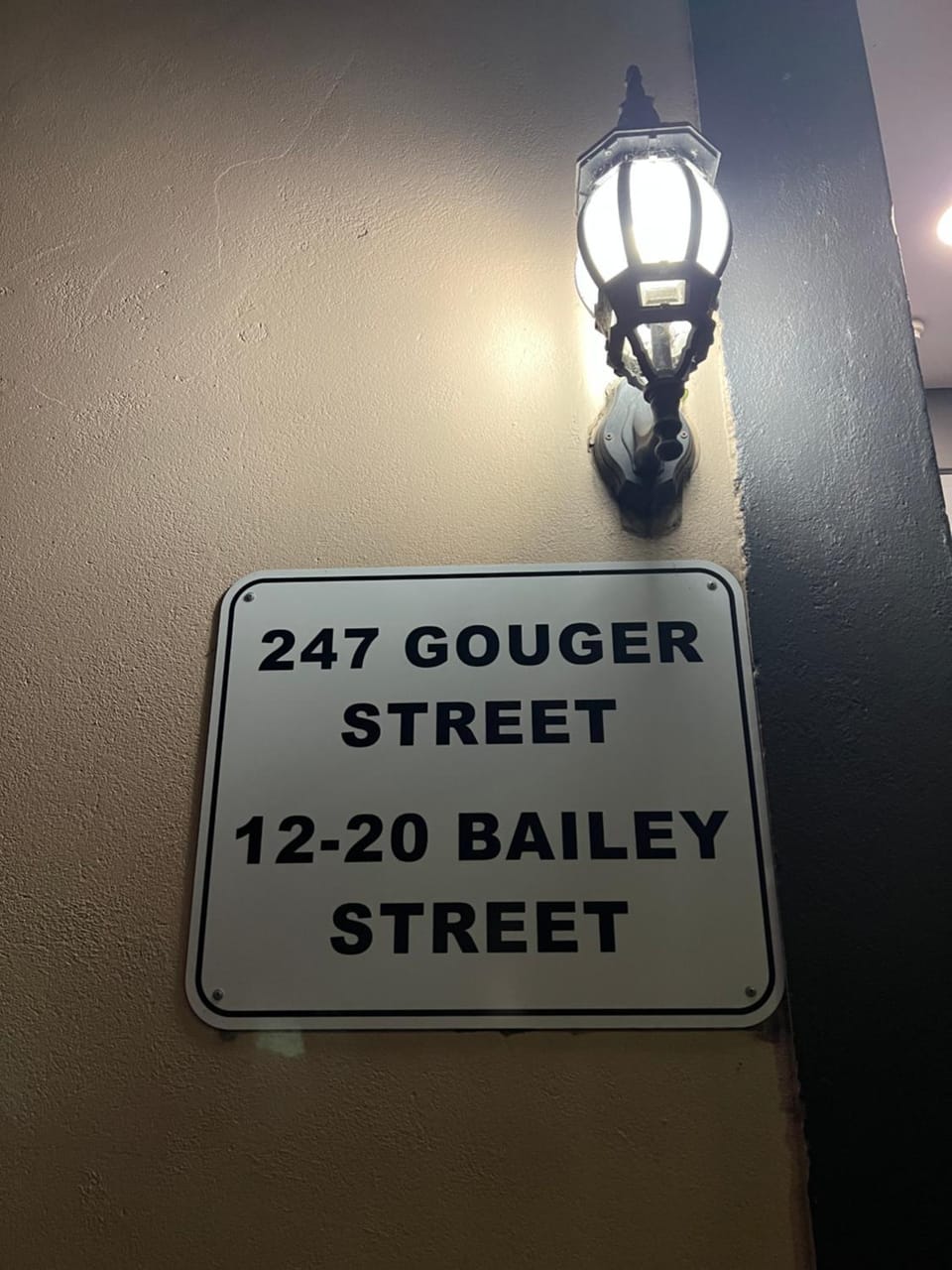 Studio 427/247 gouger st ex hotel room in city Apartment in Adelaide