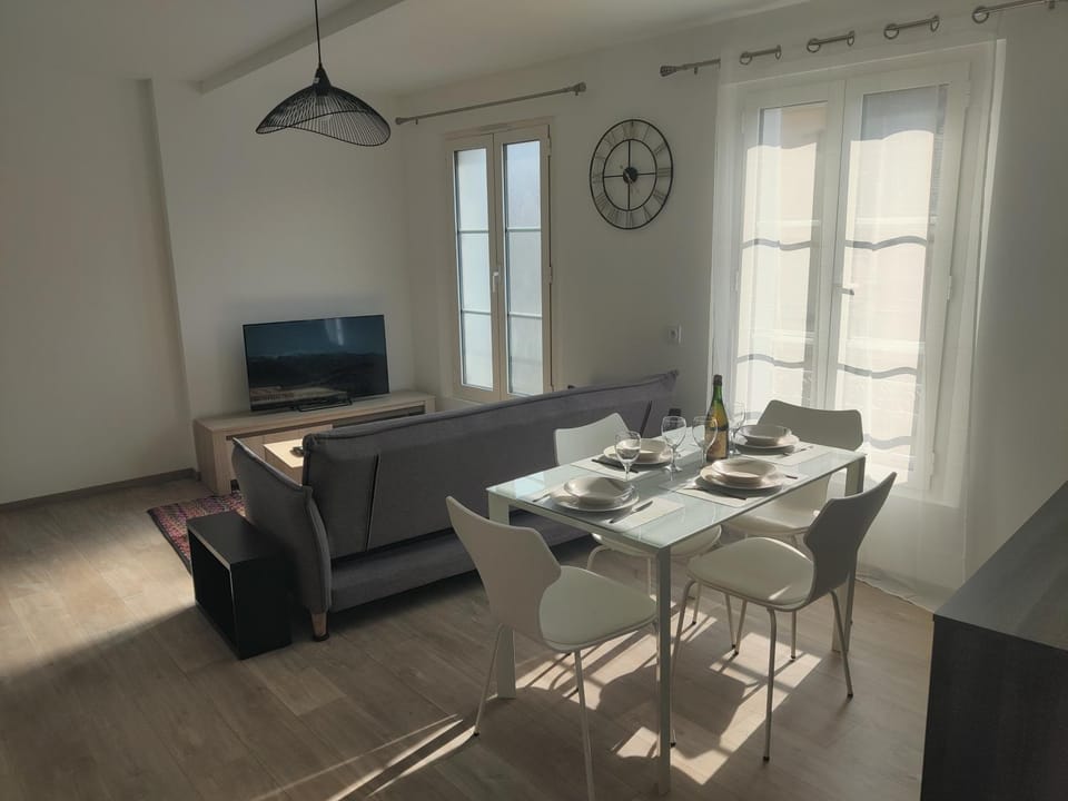 Appartement T3 PLUME Hyper centre d'ERNÉE Apartment in Pays de la Loire