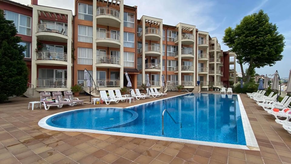 Property building, Swimming pool